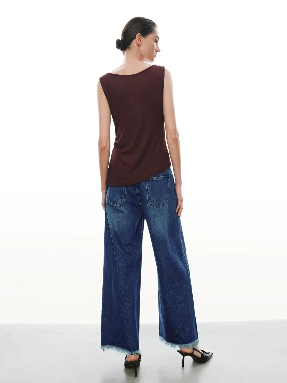 Cowl Neck Ruched Sleeveless Stretch T Shirt - Image 6